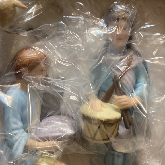 Lenox Renaissance Nativity.  Ren. Children of Bethlehem - Picture 7 of 7